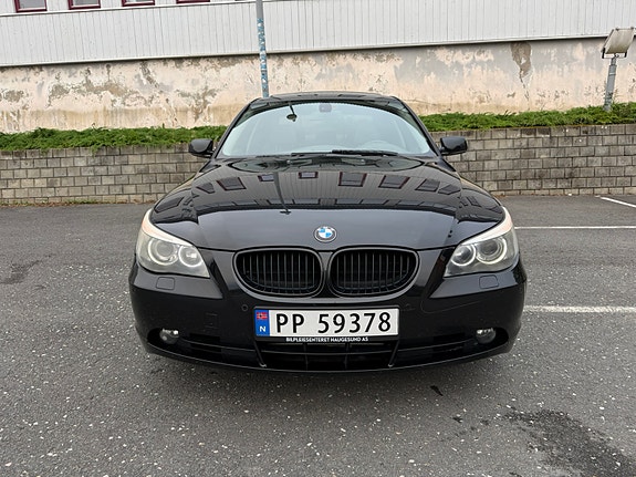 BMW 525i 13 of 30