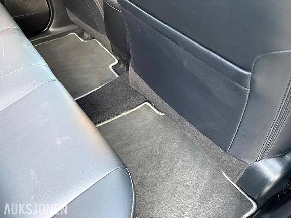 Toyota RAV4 7 of 18