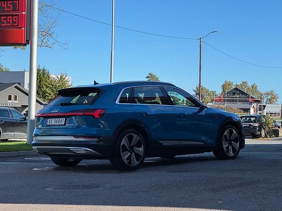 Audi e-tron 3 of 11