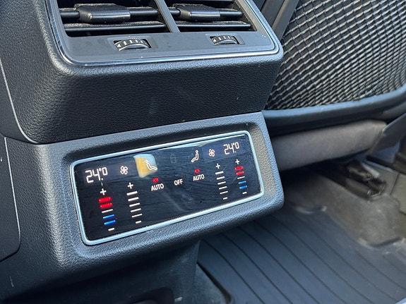 Audi e-tron 10 of 11