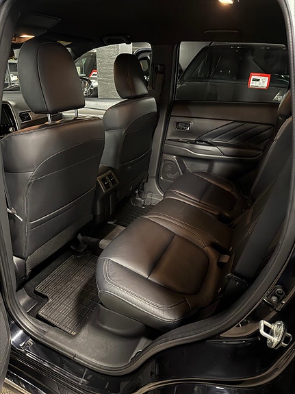 Mitsubishi Outlander 8 of 8