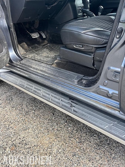 Mitsubishi Pajero 15 of 30