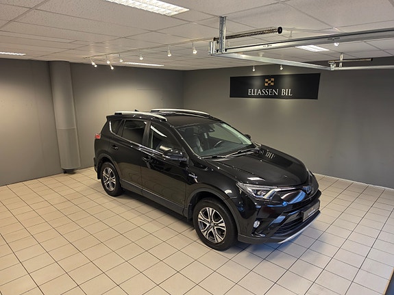 Toyota RAV4 2 of 30