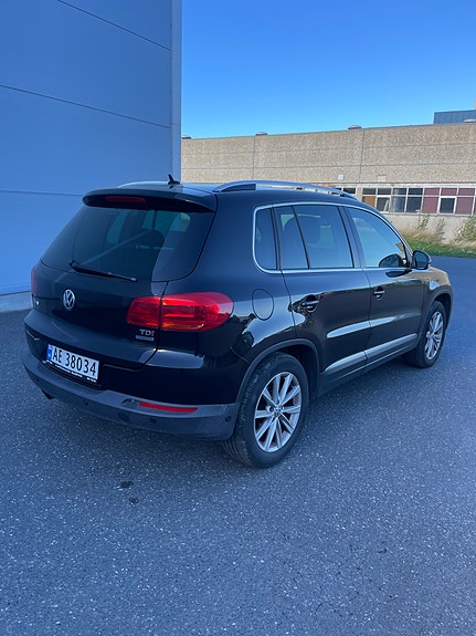 Volkswagen Tiguan 5 of 9