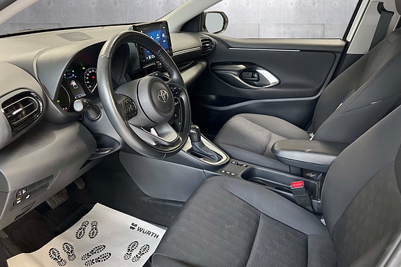 Toyota Yaris 10 of 19
