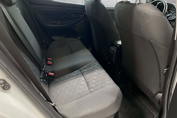 Toyota Yaris 16 of 19