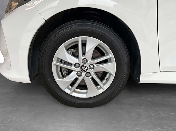 Toyota Yaris 18 of 19