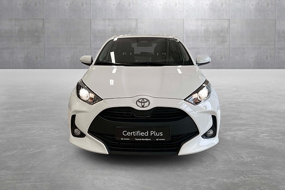 Toyota Yaris 8 of 19