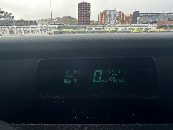 Toyota Prius 11 of 15