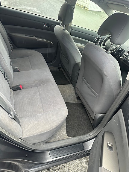 Toyota Prius 7 of 15
