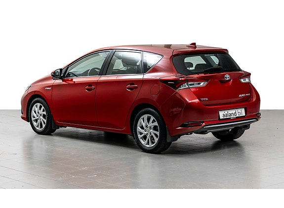 Toyota Auris 7 of 29