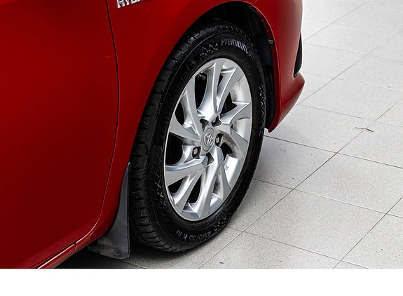 Toyota Auris 6 of 29