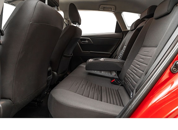 Toyota Auris 25 of 29