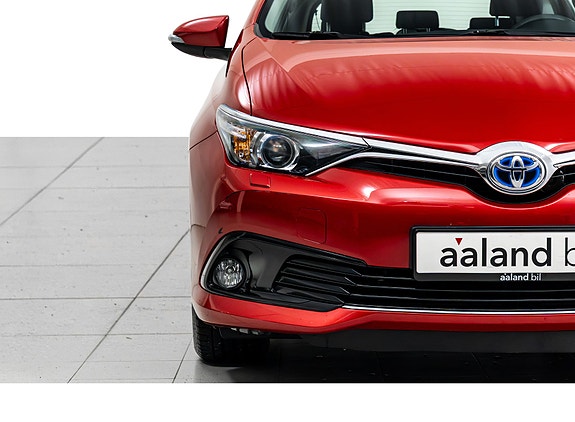 Toyota Auris 4 of 29