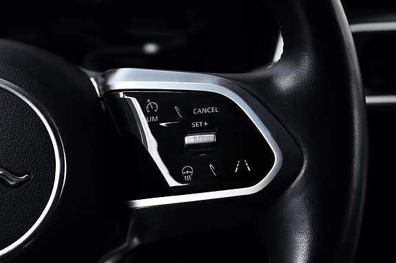 Jaguar I-PACE 16 of 25