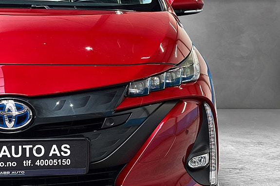 Toyota Prius 5 of 30