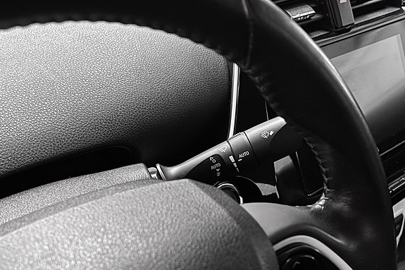 Toyota Prius 26 of 30