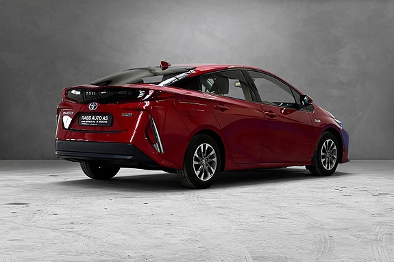 Toyota Prius 9 of 30