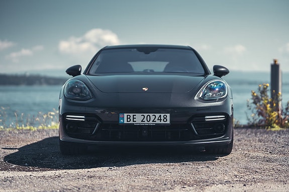 Porsche Panamera Turbo S 3 of 10