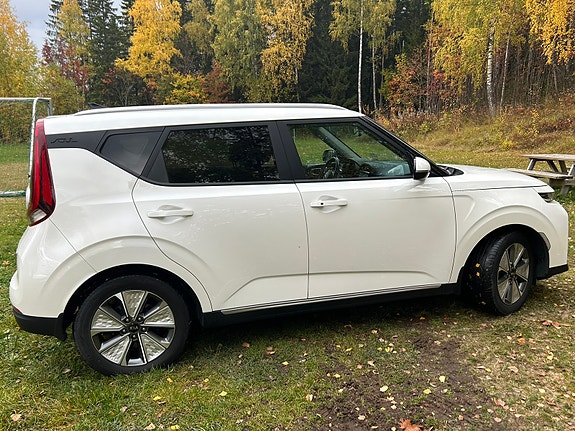 Kia e-Soul 10 of 16