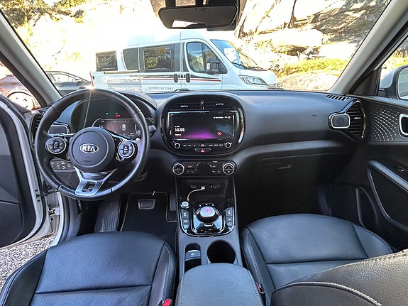 Kia e-Soul 12 of 16