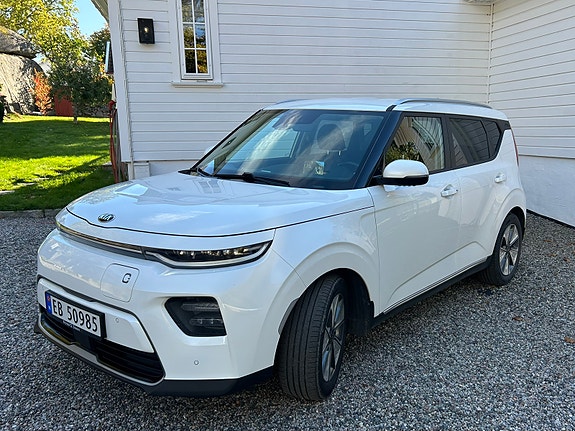 Kia e-Soul 2 of 16