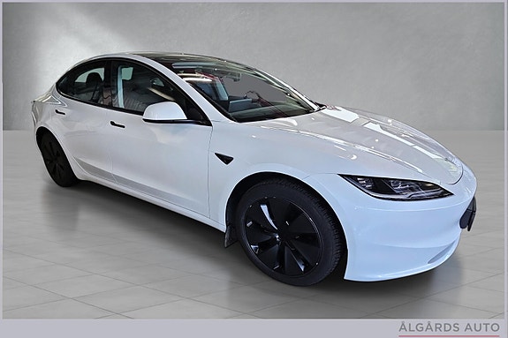 Tesla Model 3 3 of 19