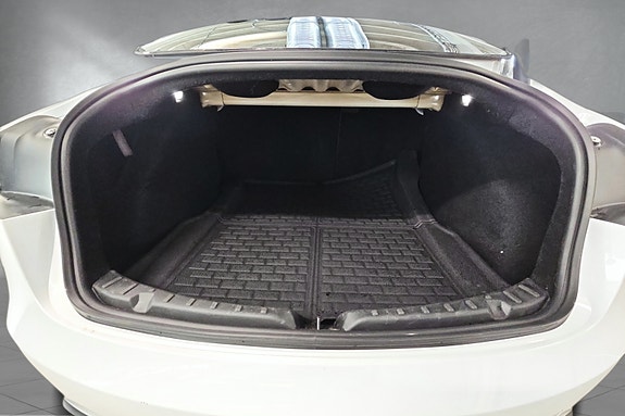 Tesla Model 3 8 of 19