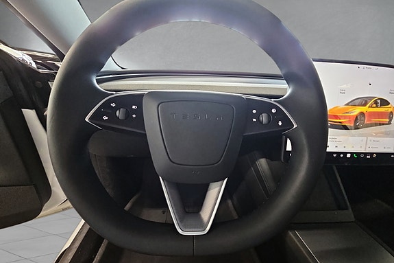 Tesla Model 3 15 of 19