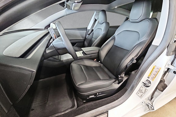 Tesla Model 3 10 of 19