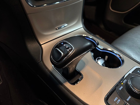 Jeep Grand Cherokee 29 of 30
