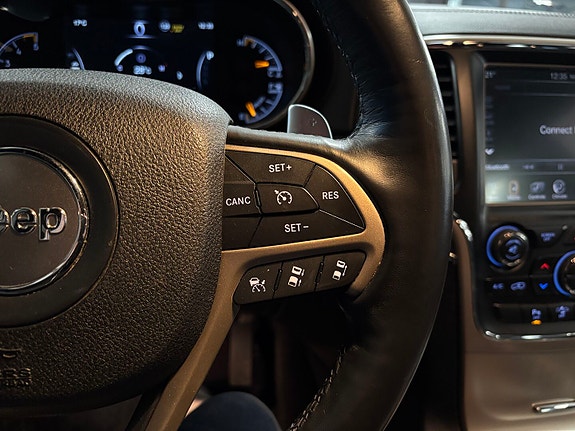 Jeep Grand Cherokee 26 of 30