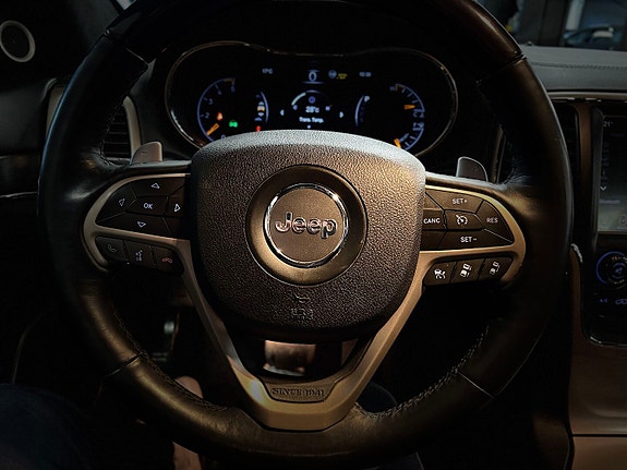 Jeep Grand Cherokee 30 of 30