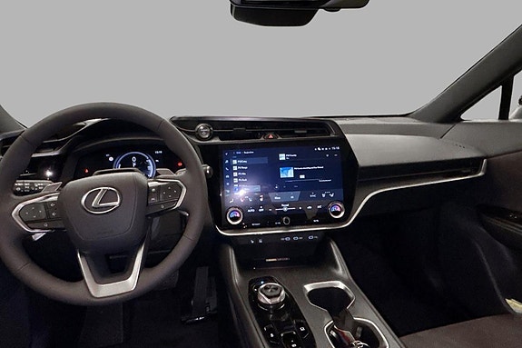 Lexus RZ450e 10 of 20