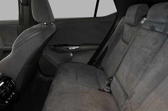 Lexus RZ450e 16 of 20