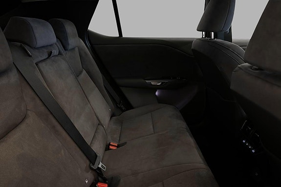 Lexus RZ450e 17 of 20