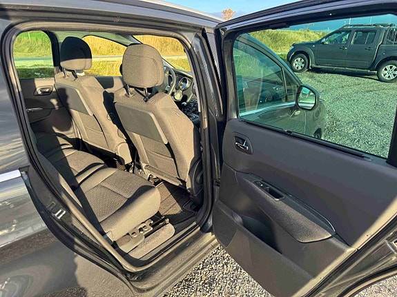 Peugeot 5008 18 of 26
