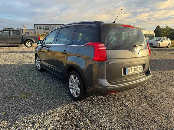 Peugeot 5008 3 of 26