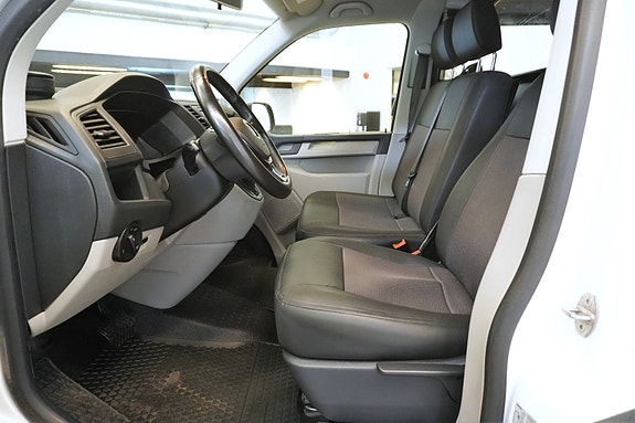 Volkswagen Transporter 8 of 29