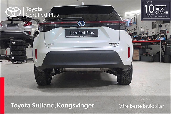 Toyota Yaris Cross 4 of 28