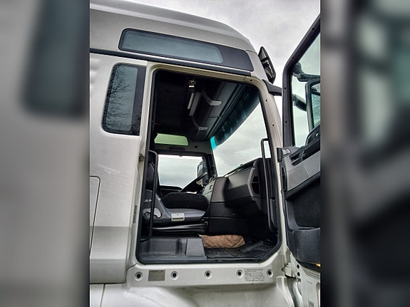 MAN TGX 28.560 6x2 6 of 15