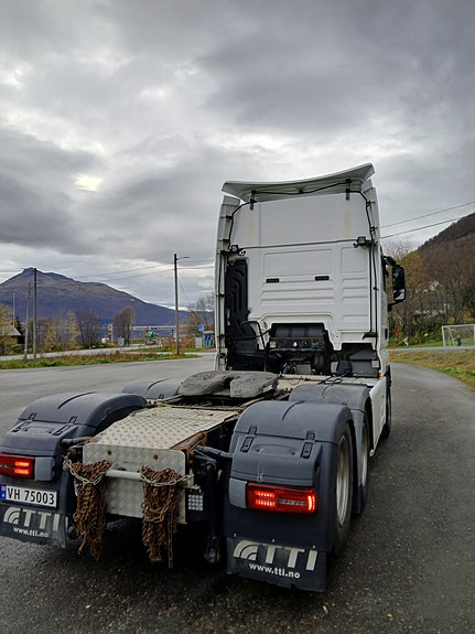 MAN TGX 28.560 6x2 3 of 15