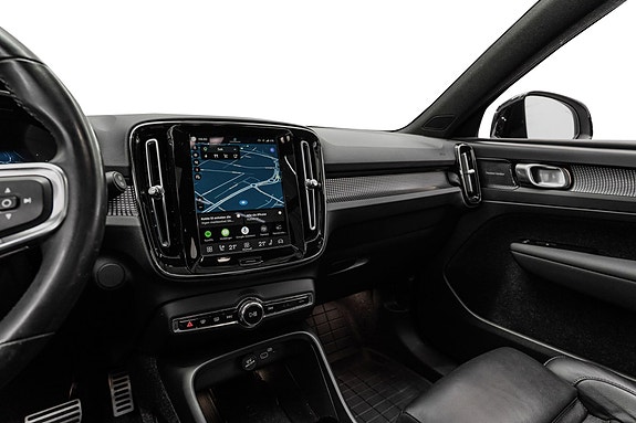 Volvo XC40 12 of 28