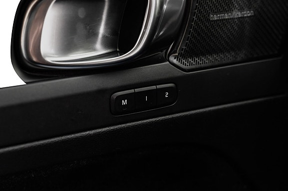 Volvo XC40 16 of 28