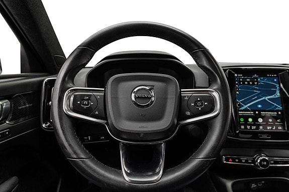 Volvo XC40 10 of 28
