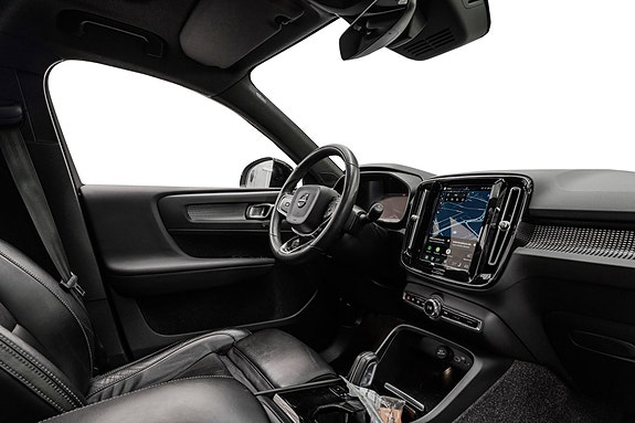 Volvo XC40 27 of 28