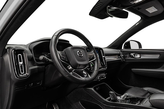 Volvo XC40 18 of 28