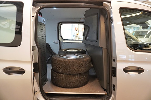 Volkswagen Caddy Maxi 26 of 30