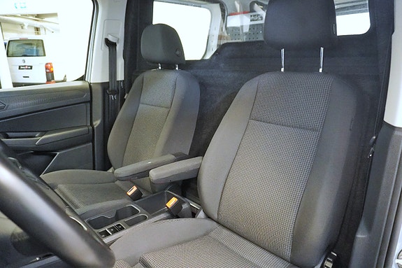 Volkswagen Caddy Maxi 13 of 30