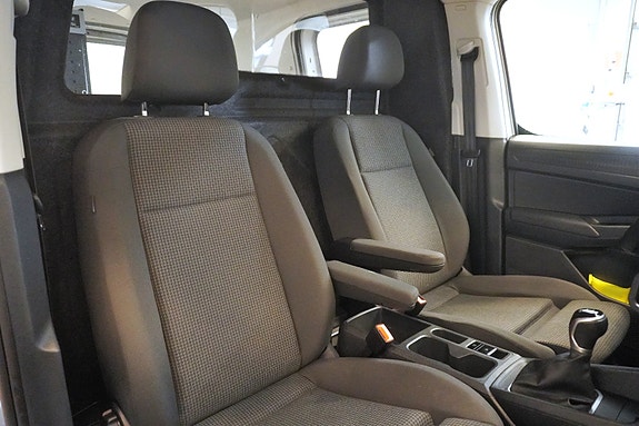 Volkswagen Caddy Maxi 25 of 30